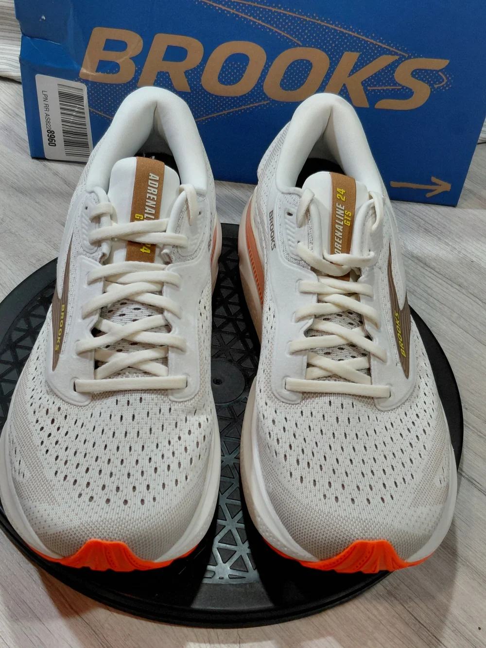 NEW Brooks Mens Adrenaline GTS 24 Running Shoes Coconut/Portabella Orange M11.5